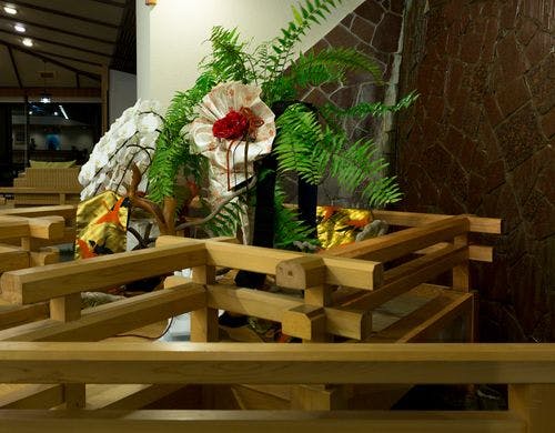 各所生け花を飾っています。