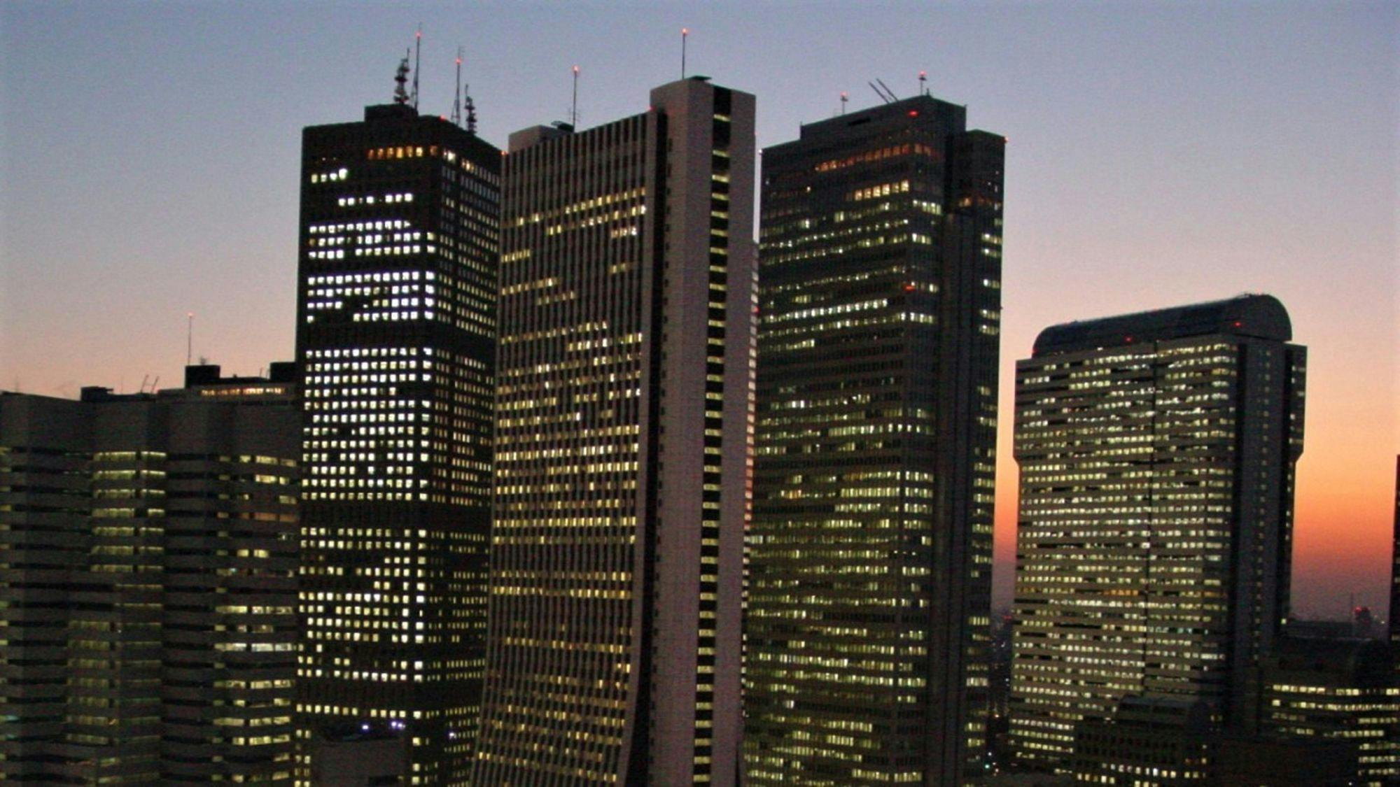 ทิวทัศน์ยามค่ำคืน (ฝั่งตึกสูง)