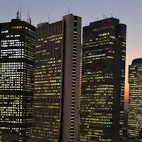 ทิวทัศน์ยามค่ำคืน (ฝั่งตึกสูง)