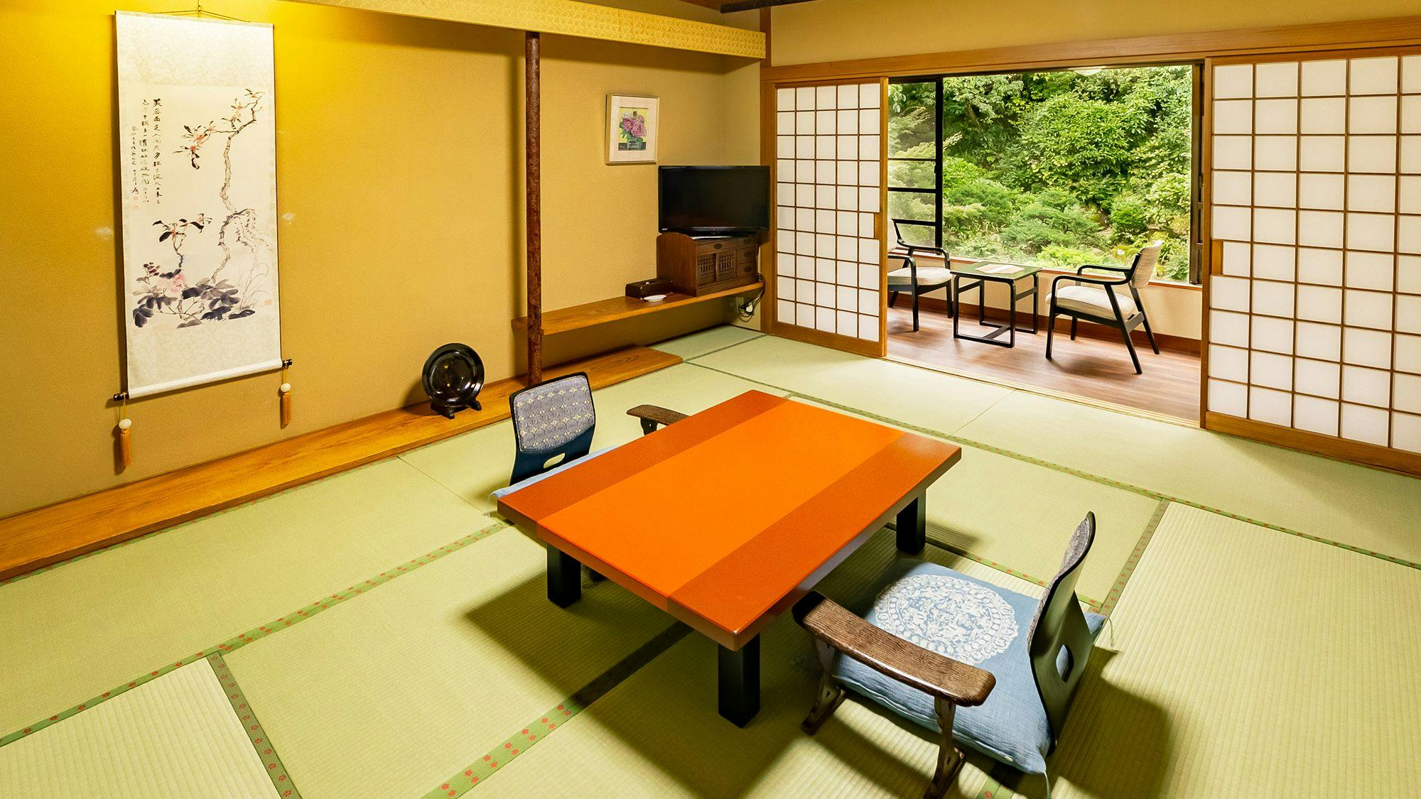 【大泉閣】10榻榻米的日式房間。