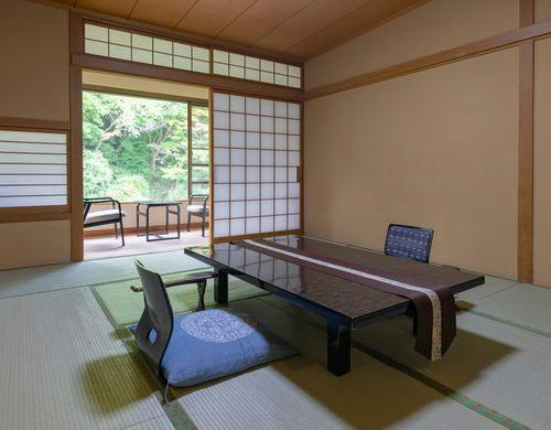 【本館】和室10から12.5畳｜温泉内湯付き