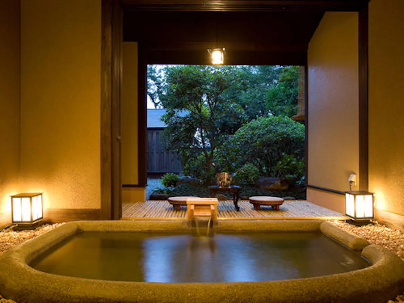 SEKIYA RESORT 別邸はる樹:庭を望む客室の露天風呂