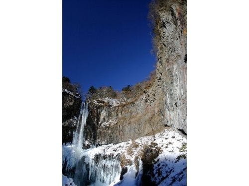 겨울의 게곤 폭포