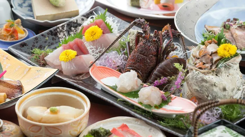 Isaribi Inn with All Rooms Featuring Open-Air Hot Spring Baths