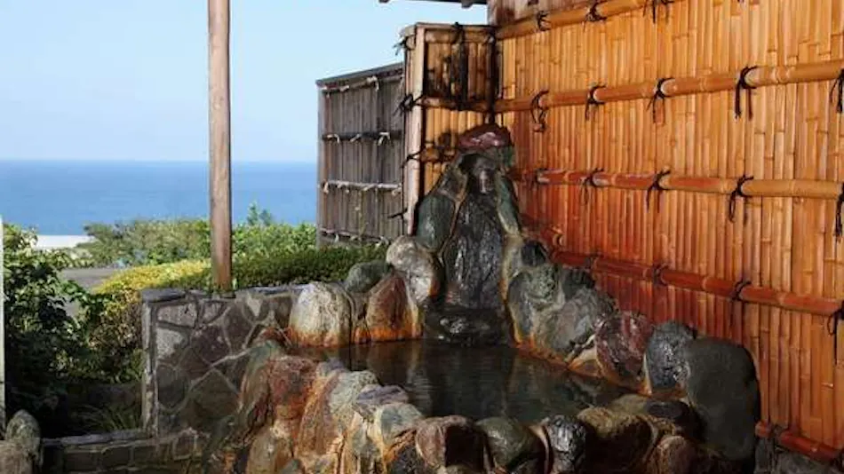 Isaribi Inn with All Rooms Featuring Open-Air Hot Spring Baths