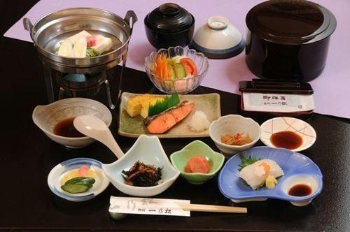 朝食