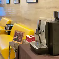 3月はコーヒーマシーンをロビーに設置