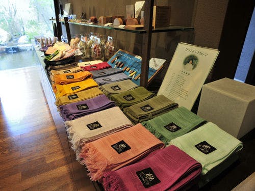 ร้านของฝากภายในอาคาร