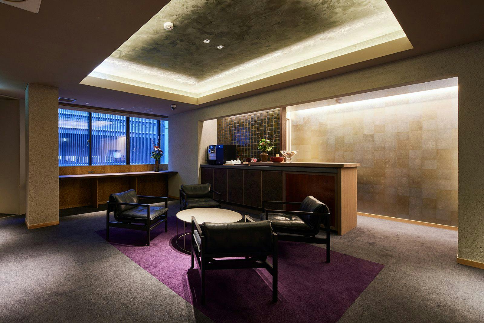 2階ラウンジ＆フロント