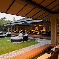 屋外ソファ(昼)