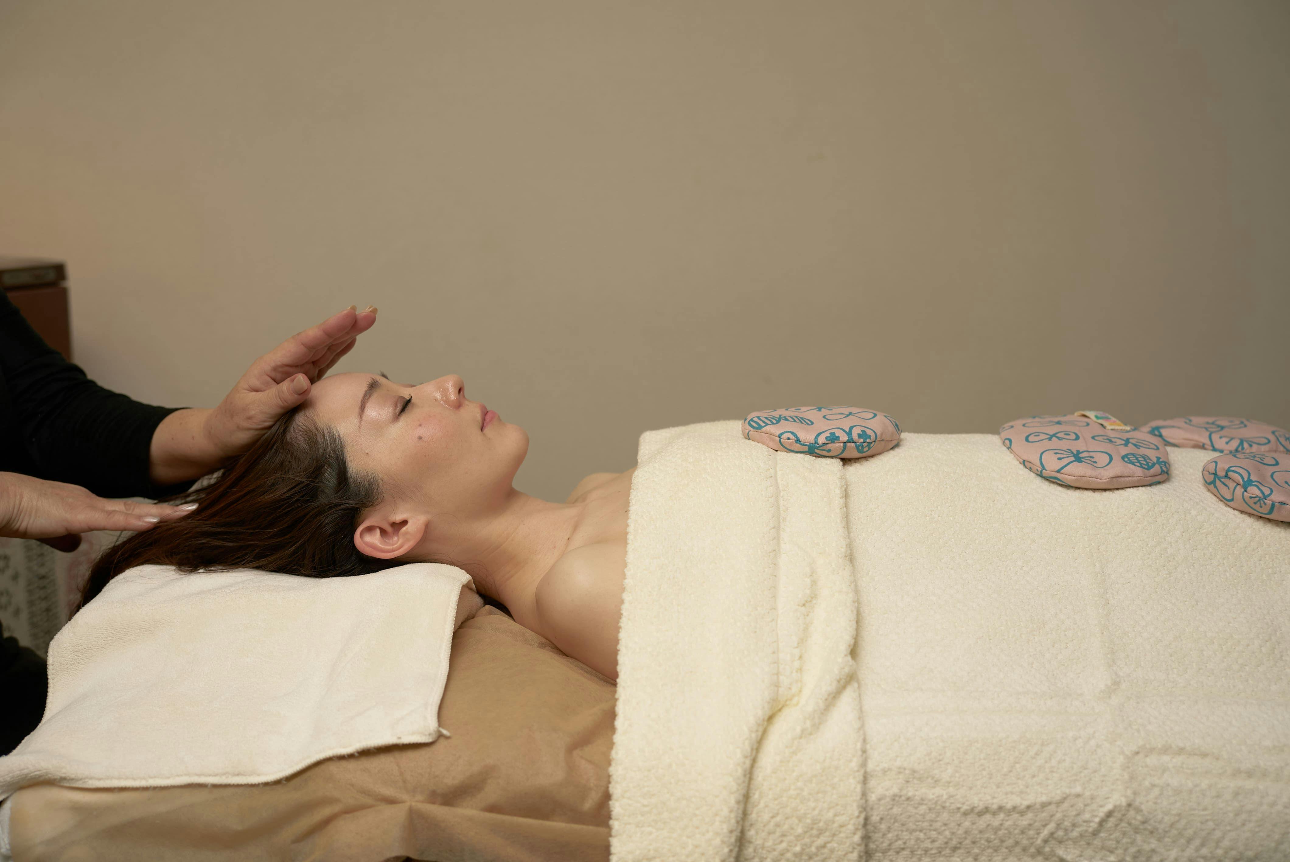 エステルーム LOTUS ろちゅす