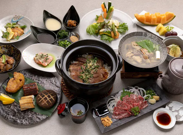 湯布院牛ひつまぶしと贅沢肉会席
