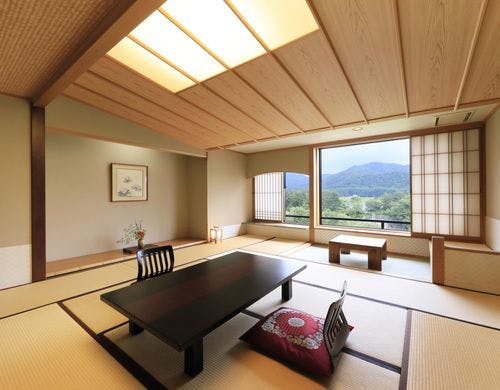 【薫風の館 茜】和室 12畳