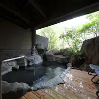 Pemandian umum terpisah pria dan wanita (luar ruangan)