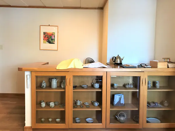 リビングと寝室の2ルームからなる部屋です