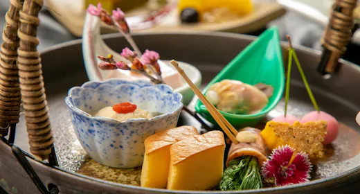 【基本プラン】旬の地物食材を味わう季節の和風懐石・一泊二食付