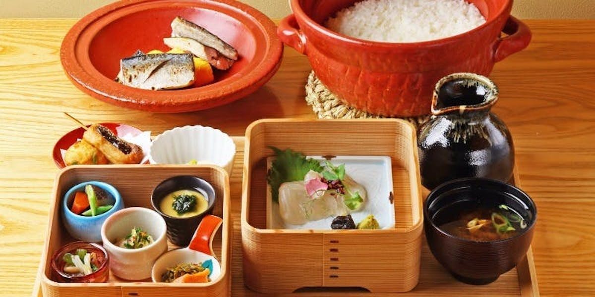 【乾杯ドリンク付】僧伽小野 京都新町別邸　季節の特製お重＜夕朝食付＞