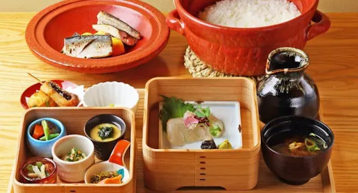 【乾杯ドリンク付】僧伽小野 京都新町別邸 季節の特製お重<夕朝食付>