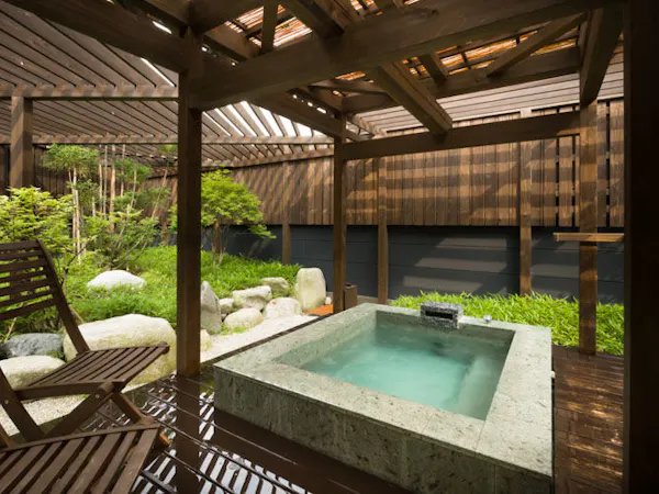 特別室の部屋付露天風呂からの景色