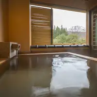 Kamar bergaya Jepang dan Barat dengan pemandian luar di Akashiya-kan