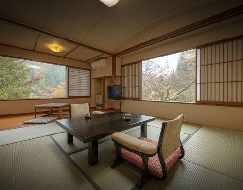 桜館2・3階客室につく露天風呂です