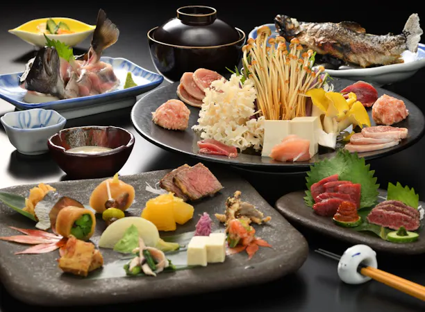 当館のご夕食一例「鶏プラン」