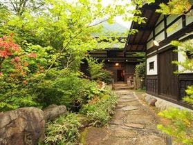 山里のいおり 草円