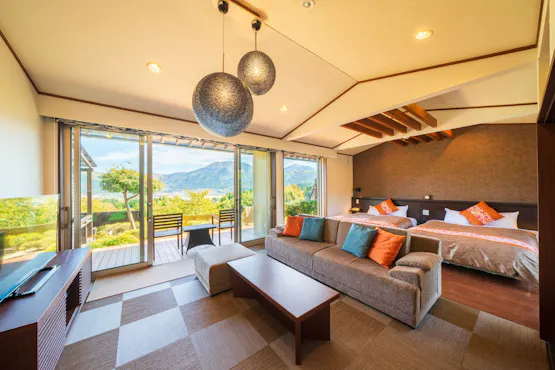 Bilik gaya Barat dengan tab mandi luar berasingan