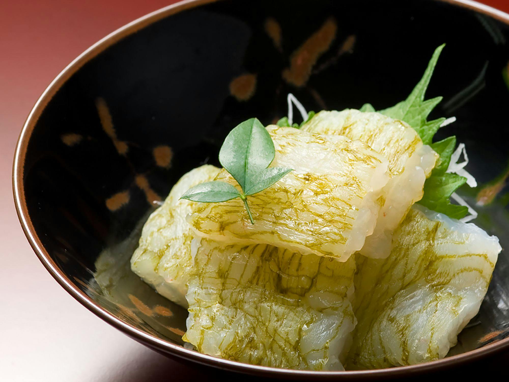 【富山の美食】富山湾の宝石・白えび、とろける甘みを三つの趣で｜スタンダード会席＋白えび三品仕立て