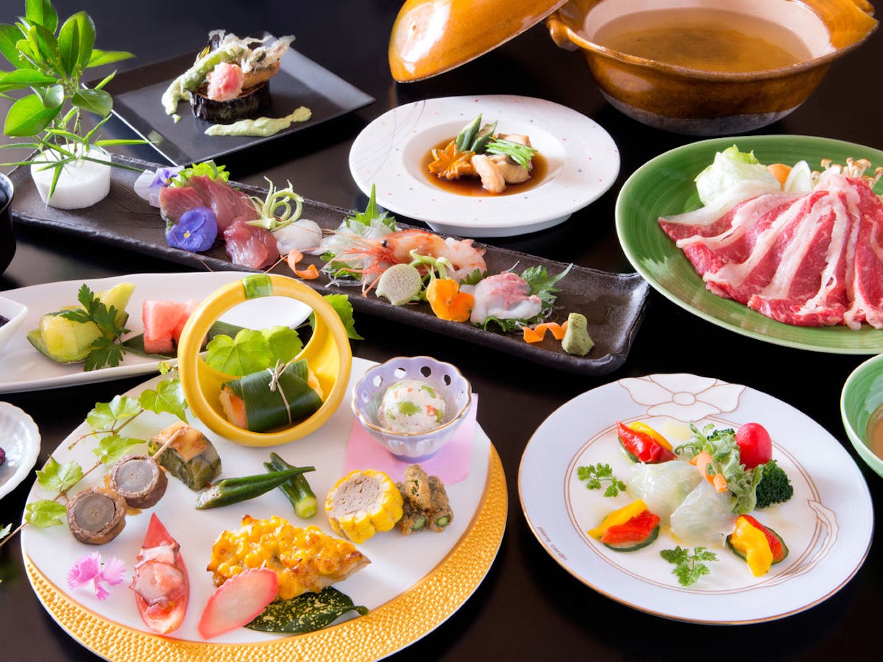 色鮮やかな会席料理