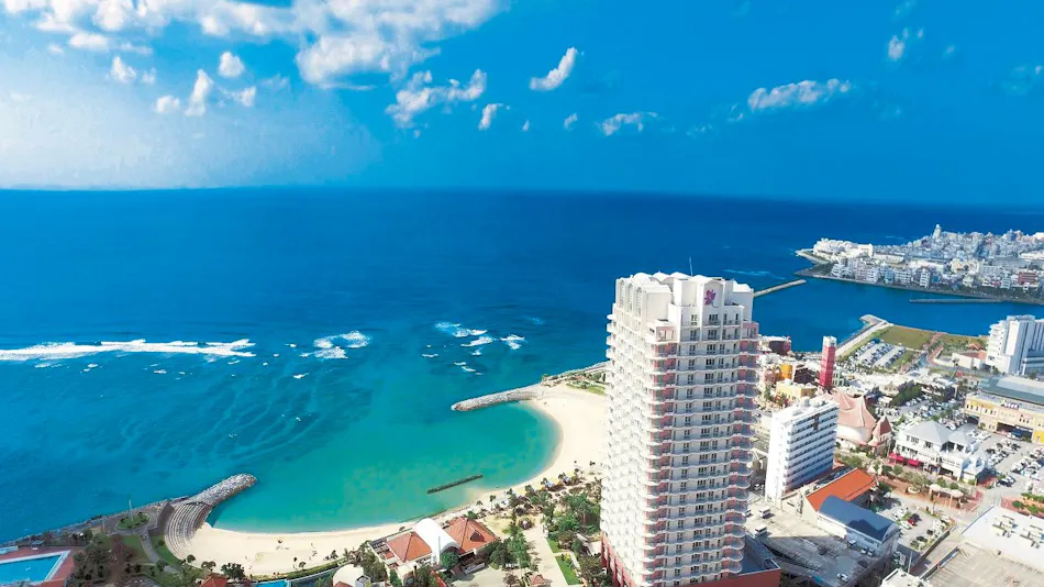The Beach Tower Okinawa (Kyoritsu Resort)