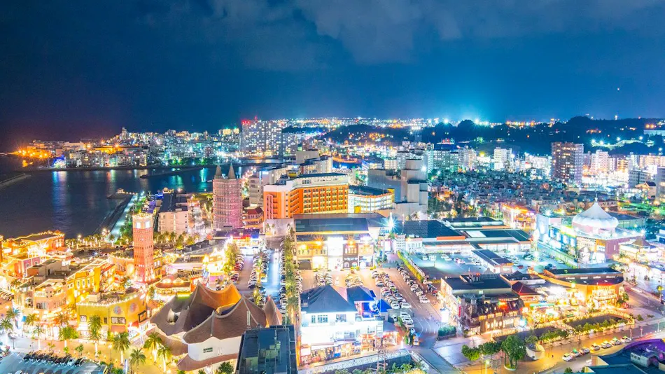 The Beach Tower Okinawa (Kyoritsu Resort)