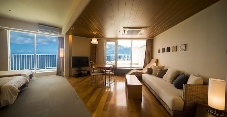 ジュニアスイート 沖縄県民限定 うちなーんちゅもリゾートでリフレッシュ 館内利用券付 素泊 プラン ザ ビーチタワー沖縄 一休 Com