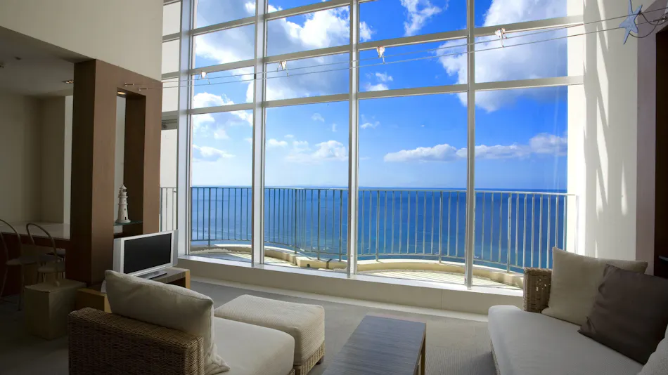 The Beach Tower Okinawa (Kyoritsu Resort)