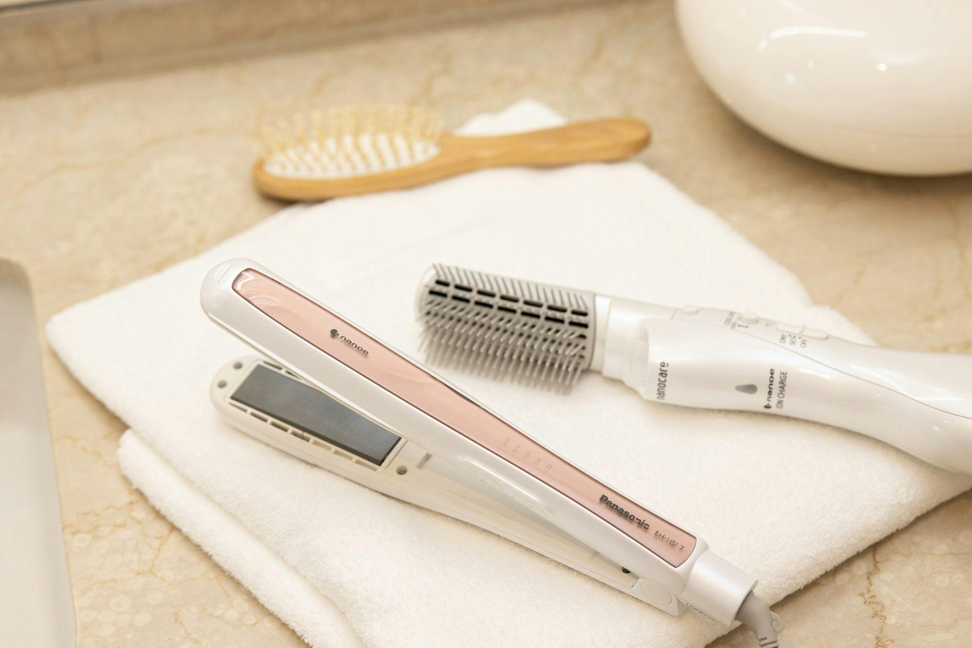 カールドライヤーとストレートアイロン