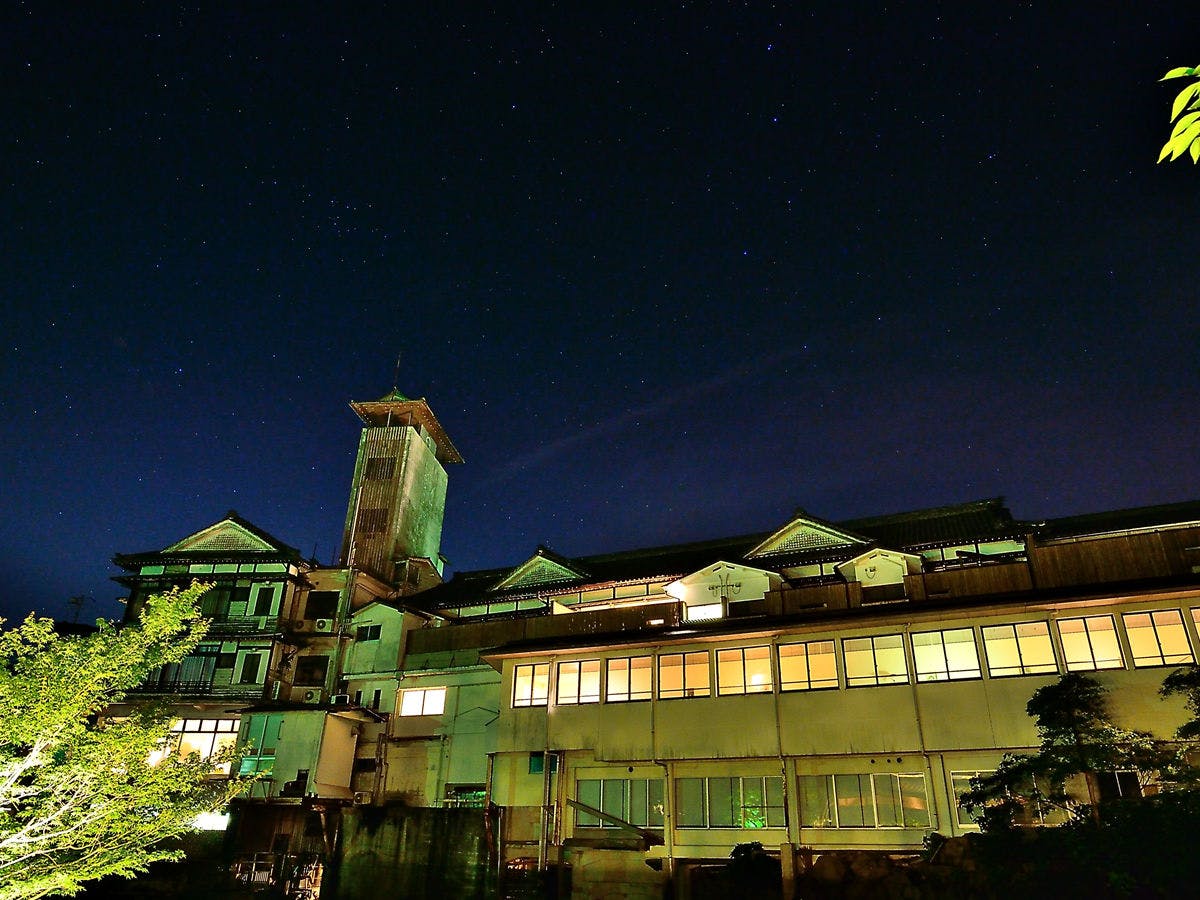 *日が落ちると、嬉野の夜空に瞬く星たち