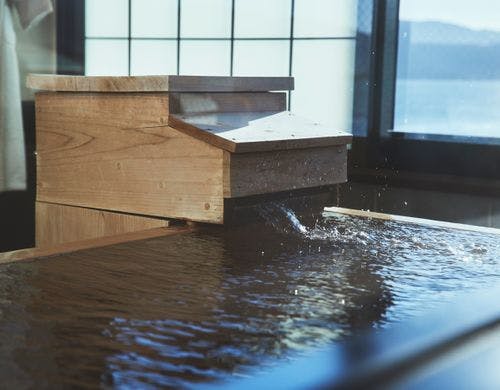 全8室に諏訪湖を一望する露天風呂を設置