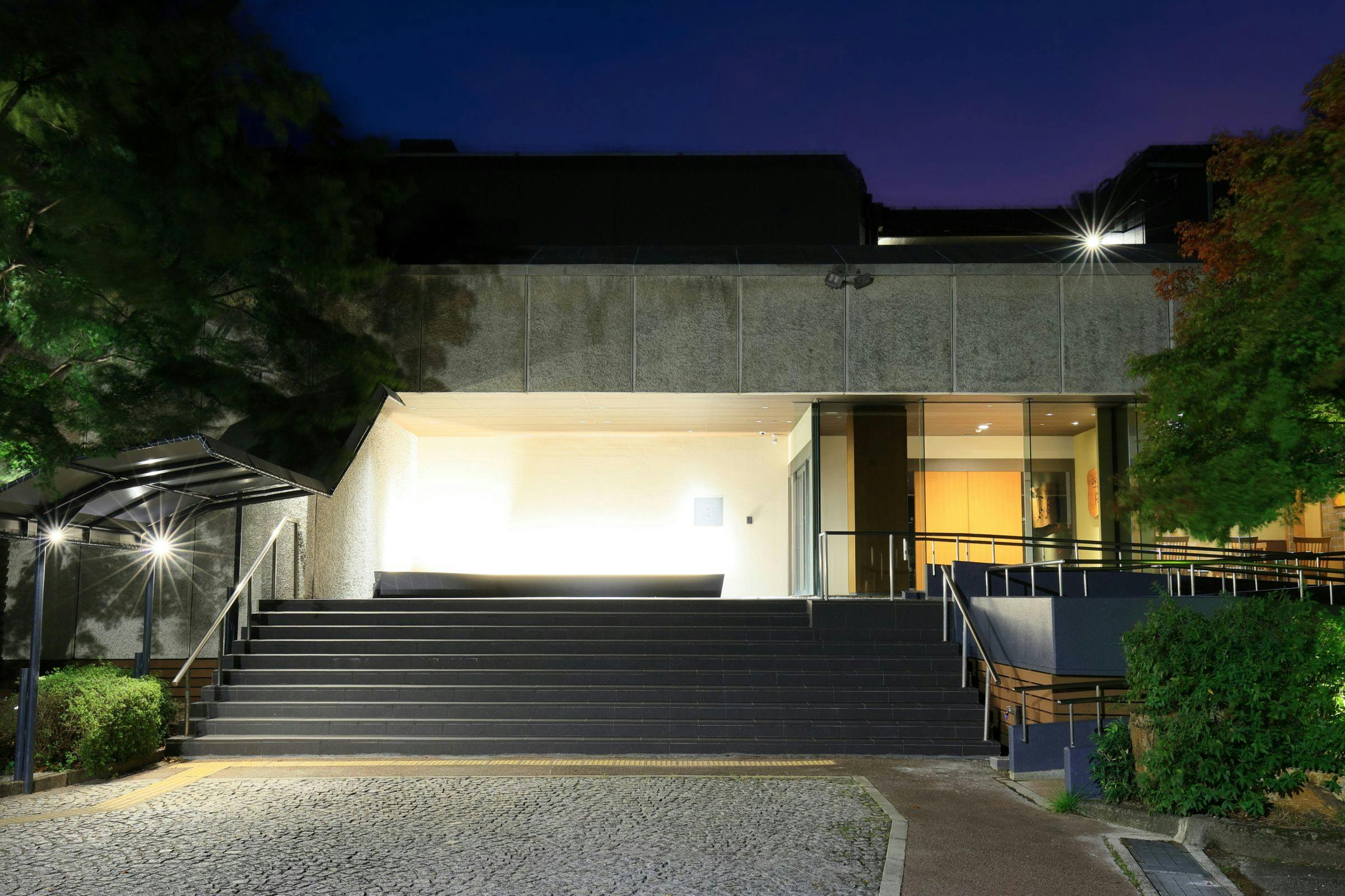 外観　エントランス