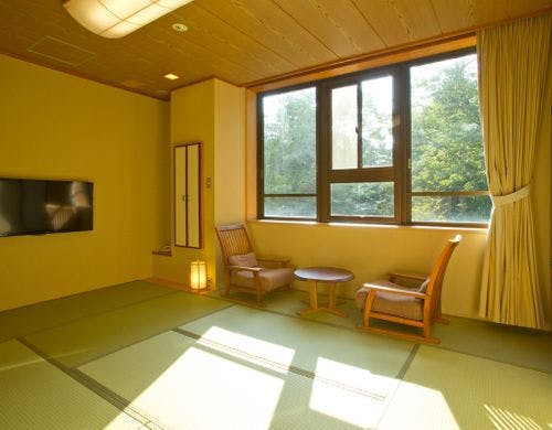 別亭和室8帖(山側)