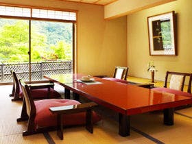 離れ山翠