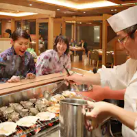 Sudut panggang seafood populer di depan mata.