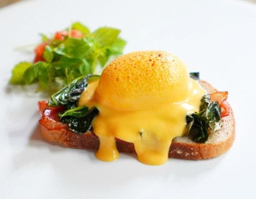 ART MON ZEN Breakfast エッグベネディクト