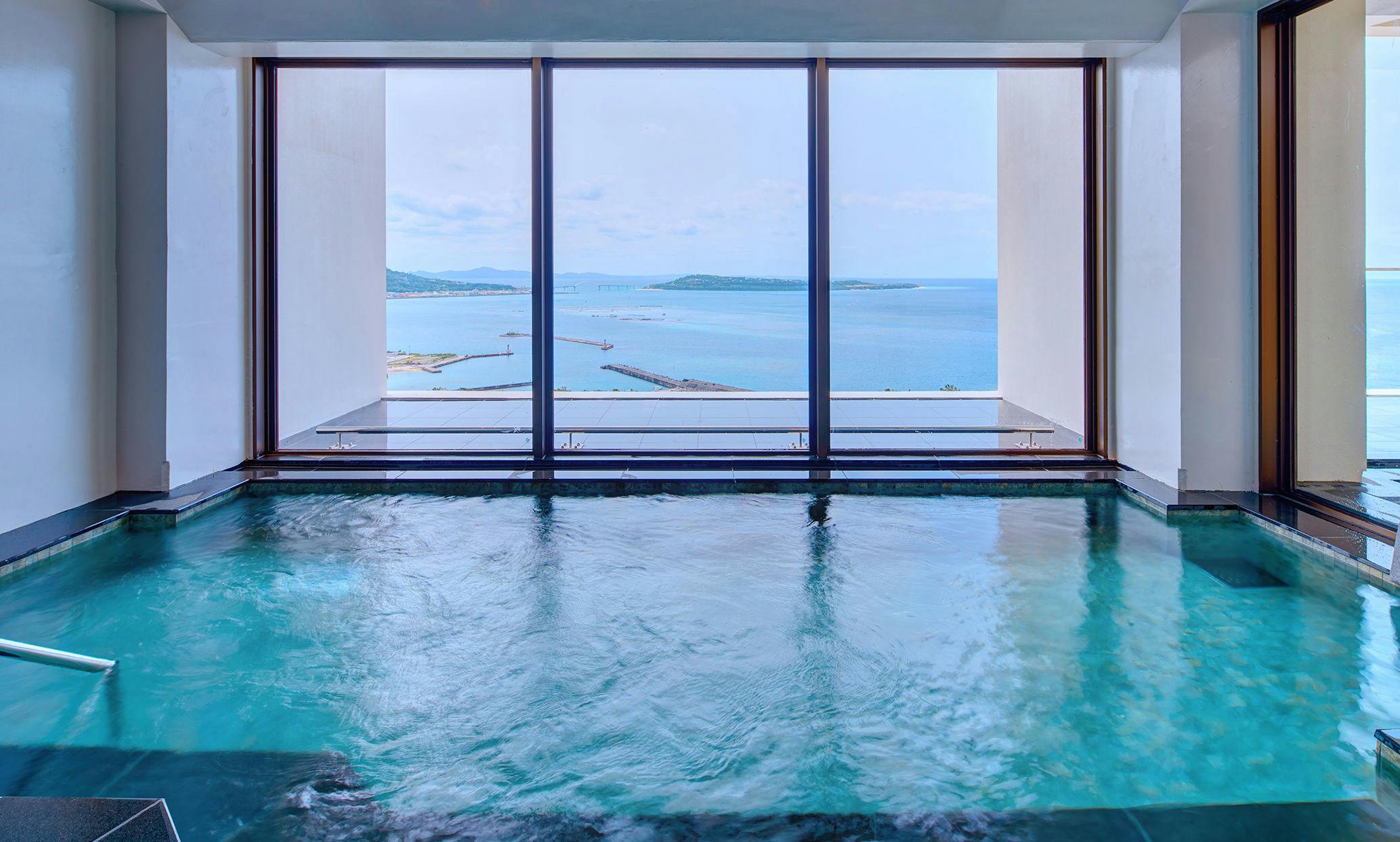 ห้องอาบน้ำสาธารณะพร้อมวิว