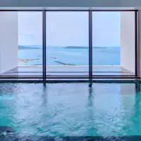 ห้องอาบน้ำสาธารณะพร้อมวิว