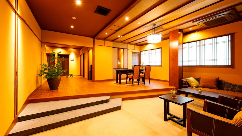 Kanazawa Yuwaku Onsen Kokorian
