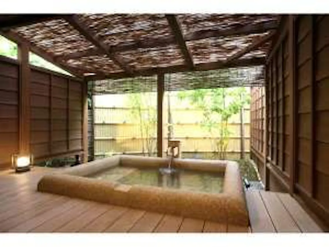 1F 古九谷の客室露天風呂