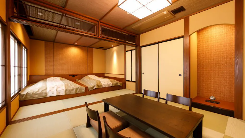 Kanazawa Yuwaku Onsen Kokorian