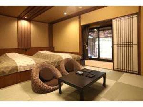 １F、露天風呂付きの古九谷のお部屋