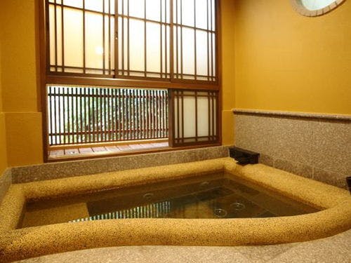 赤絵の間　温泉半露天