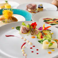 ตัวอย่างอาหารค่ำแบบคอร์ส